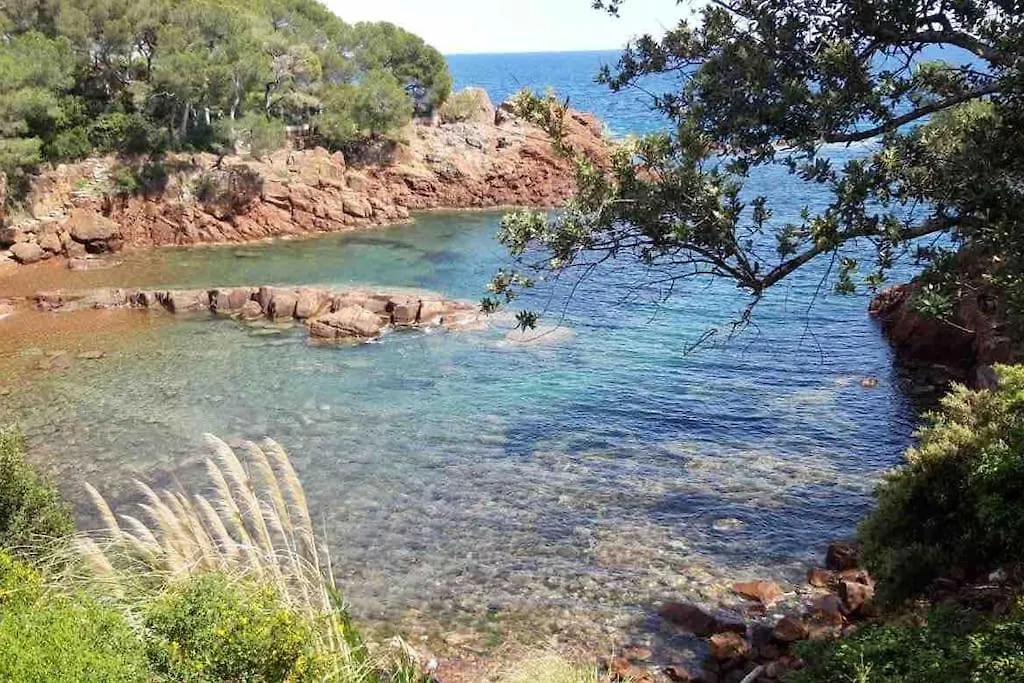 Superbe Appartement A 150 M Plage De La Peguiere Saint-Raphael